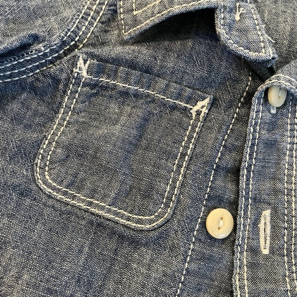 Baby Gap Button Up Short Sleeve Chambray Shirt - Picture 3 of 7